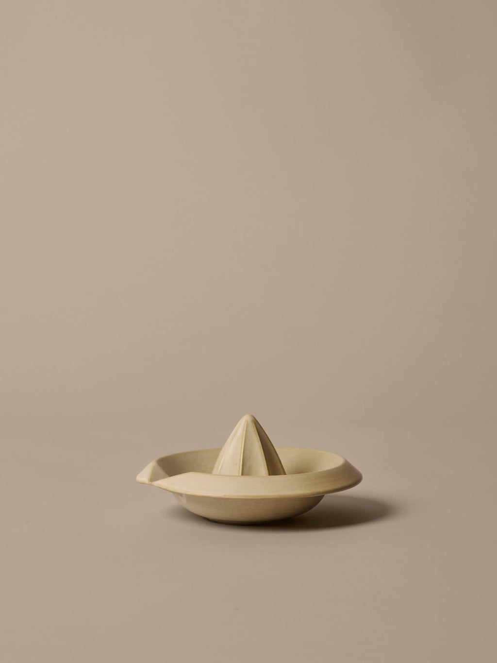 Erena Citrus Juicer - Cream