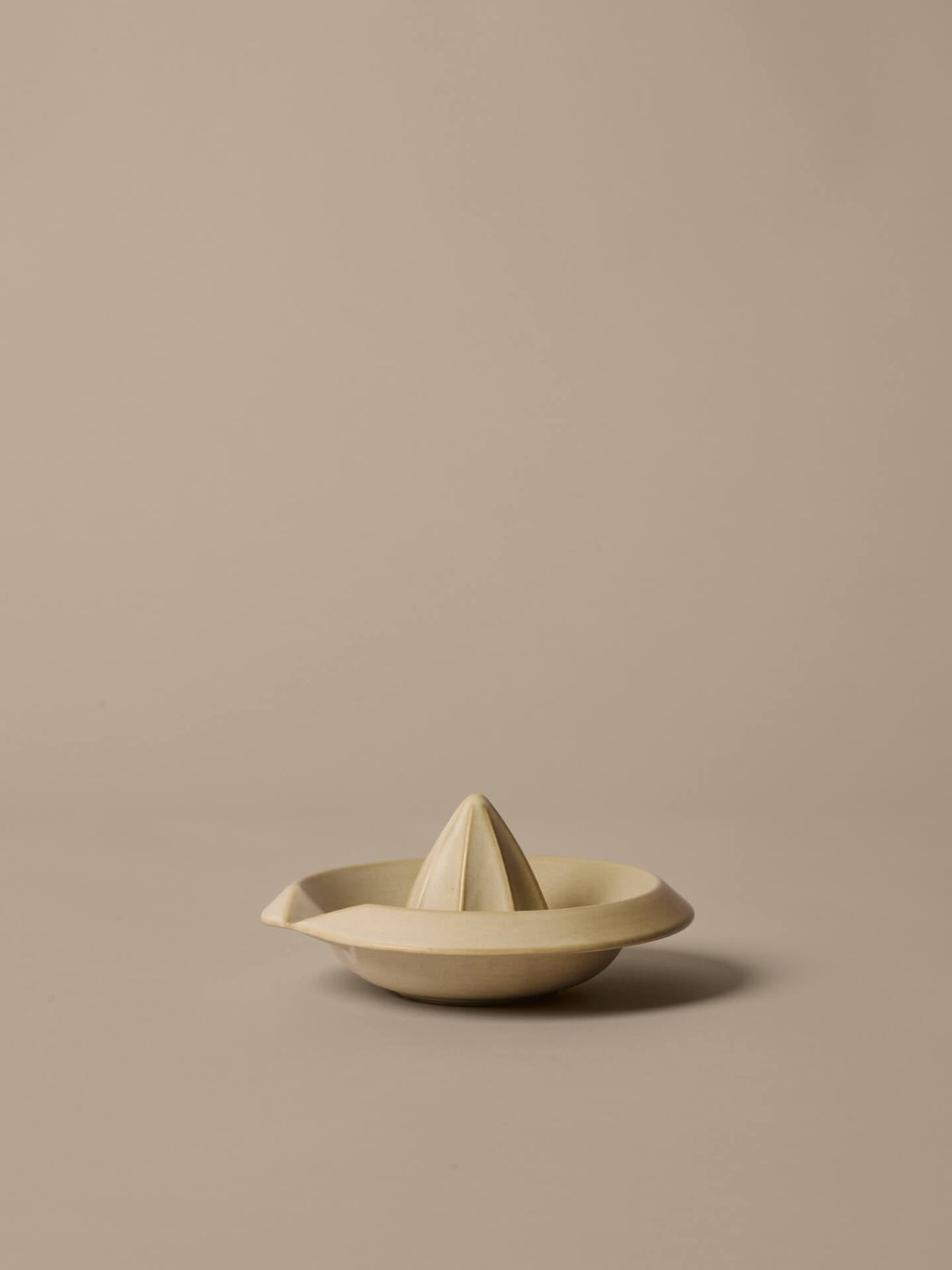 Erena Citrus Juicer - Cream
