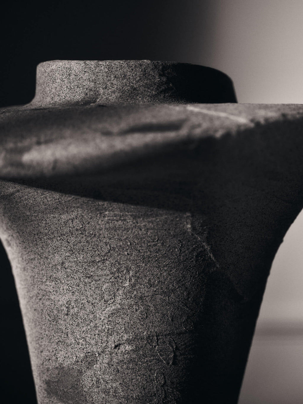 Evio Vase - Large - Burnt Umber