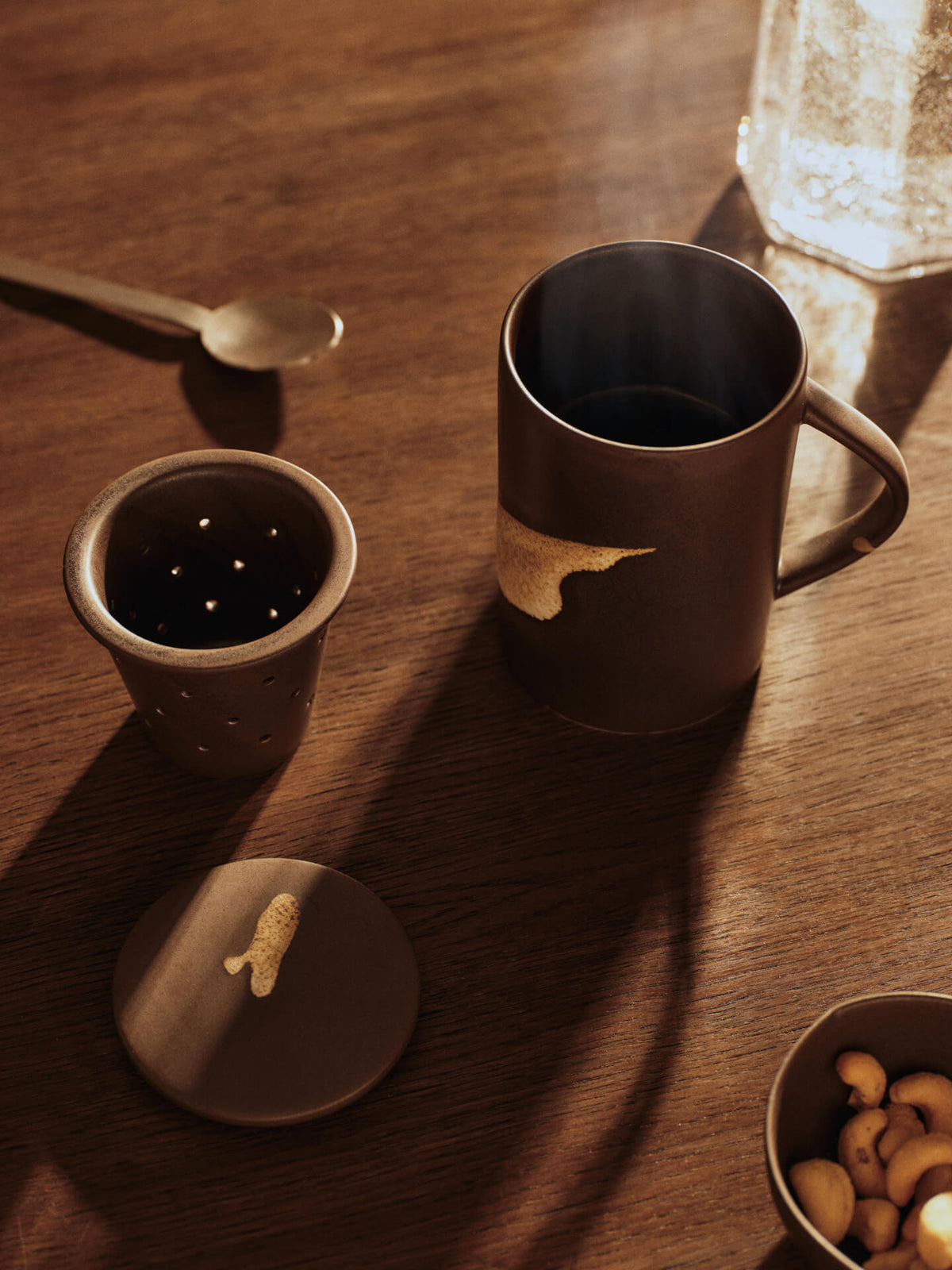 Koyo Tea Mug with Infuser Set - Dark Brown/Buff
