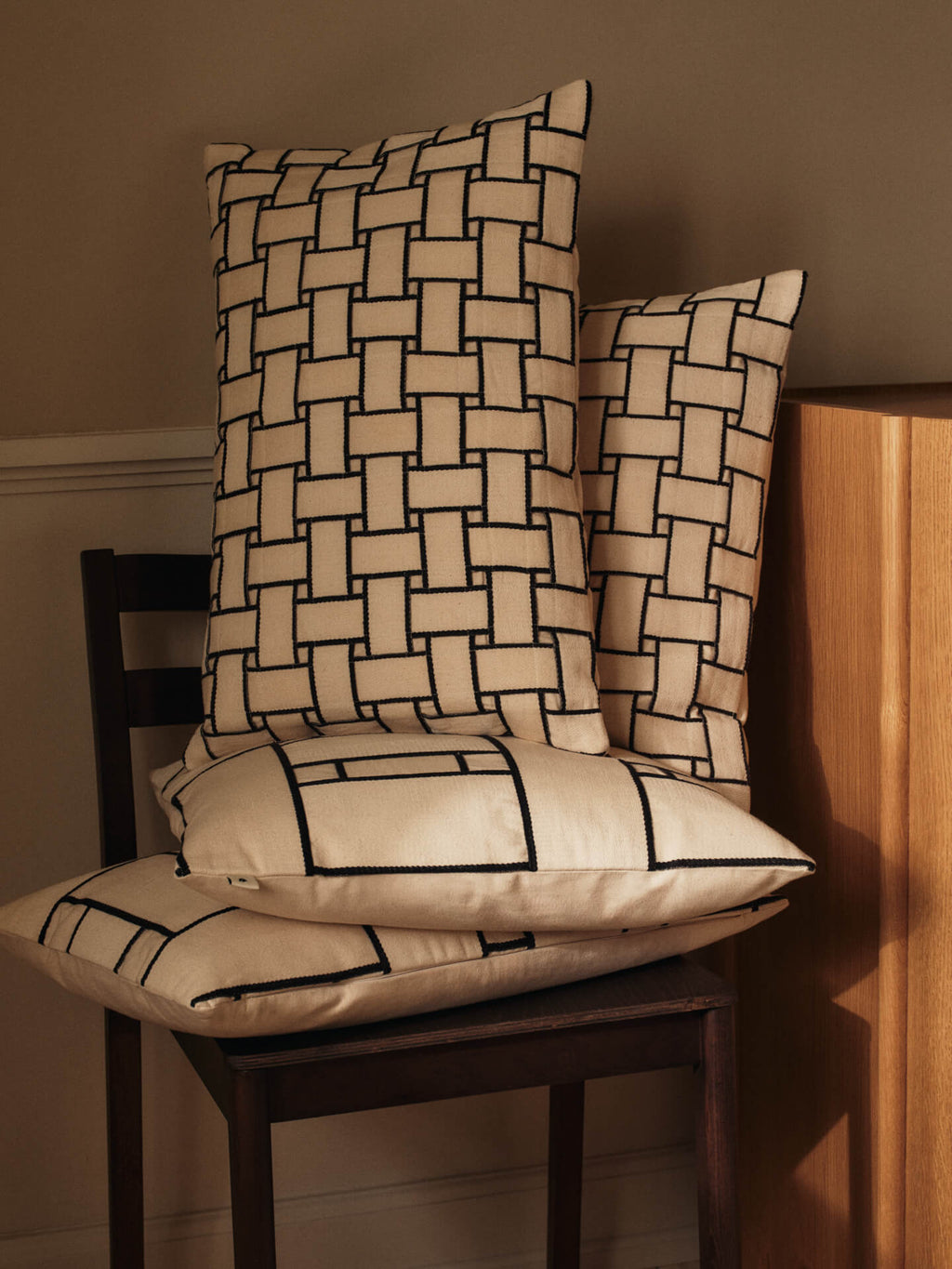 Lattice Cushion - Rectangular - Off-White/Black