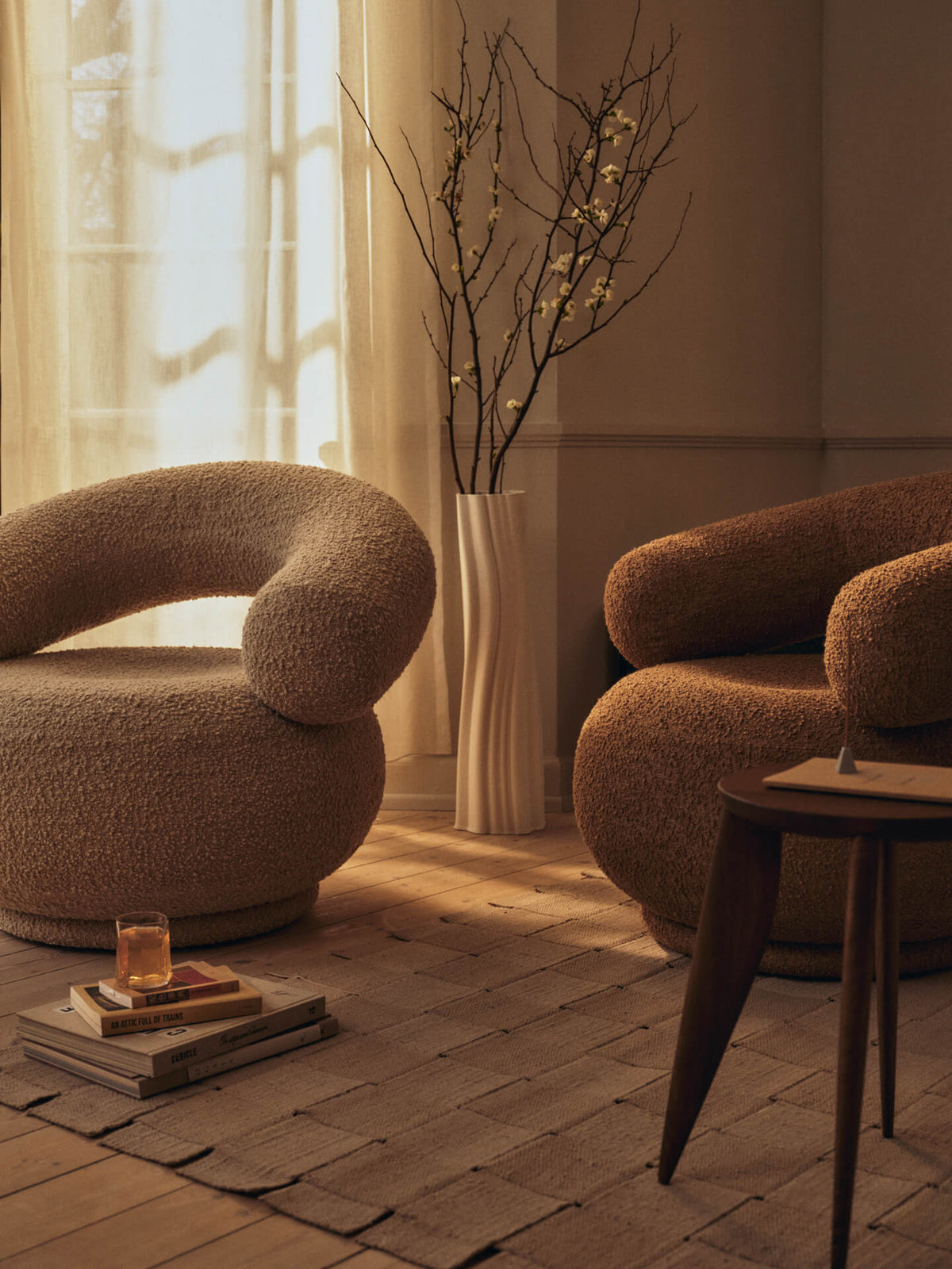 Orbo Lounge Chair - Raw Bouclé - Tan - US